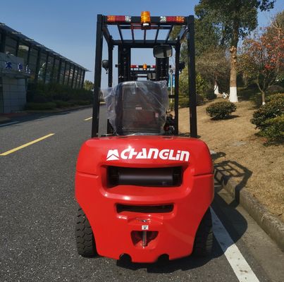 Camion forklift per magazzini CPCD30 Altezza di sollevamento 3M 40KW 3T Camion forklift diesel
